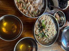 -正宗杨记普洱酸醋米线(总店)