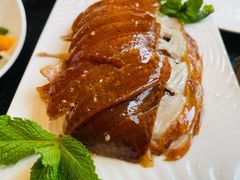 酥香嫩果木烤鸭-正德楼果木烤鸭·渔家菜(东港店)