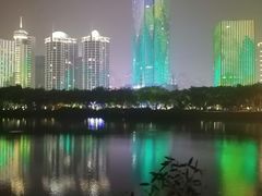 -万绿园