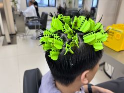 -优尚·烫·染·店