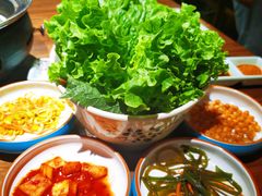 精品小菜-明洞阿姨·韩式酱蟹烤肉·创意料理(三元桥店)