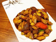 杏鲍菇彩椒牛肉粒-頂好酒家·经典粤菜(海信广场店)