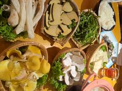 -民食香·腊排骨野生菌美食(木府店)