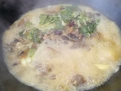 -粘豆包柴火铁锅炖