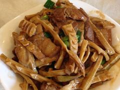 笋干烧肉-九头鸟酒家(四道口店)