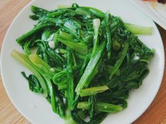 清炒油麦菜-清真·伊清阁餐厅