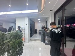 -阿三造型烫染•接发