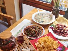 -月亮眼花园餐厅书吧酒吧