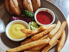 香炸鸡翅配薯条-Money Shops(愚园路店)