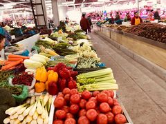 自助取餐区-万家邻里彩香菜市场
