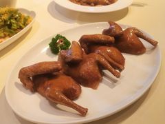玻璃脆皮乳鸽-利苑酒家(华熙国际店)