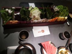-湊湊火锅·茶憩(杭州湖滨银泰in77店)