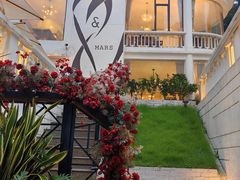 -Mark&Mars Restaurant