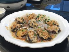 蒜蓉粉丝蒸小鲍鱼-新南华大酒店(广中店)