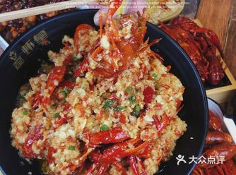 虾皇——来武汉一定要去这里撮虾子！