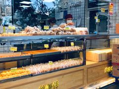 面包甜点陈列柜-鲍师傅糕点(江苏路店)