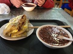 早餐5元煎饼、3元紫米粥-白魁老号饭庄(交道口店)