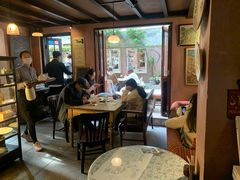 大堂-古董花园(思南路42弄小区店)