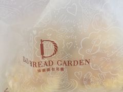 -顶东面包花园·生日蛋糕(世博店)