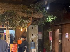 -暴风岛沉浸式体验馆(百联世纪店)