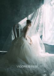 -雪中彩影婚纱摄影·微光艺术中心