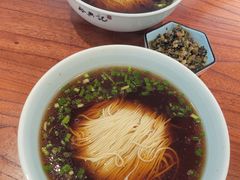红汤面底-裕兴记•蟹黄面馆(人民广场店)