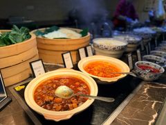 -广州万富希尔顿酒店·感趣自助餐厅·金秋蟹宴生蚝海鲜刺身