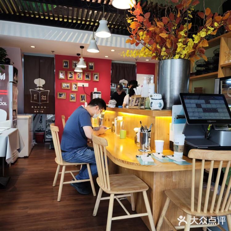 “大师小厨”藏身美食园区，小店吃出满满“高级感”