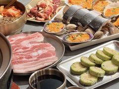 -围炉肉舍•炭烤活鳗•丹东海鲜烤肉(步行街店)