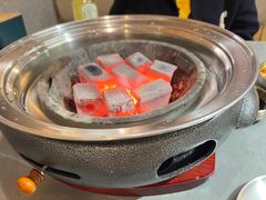 -围炉肉舍•炭烤活鳗•丹东海鲜烤肉(步行街店)