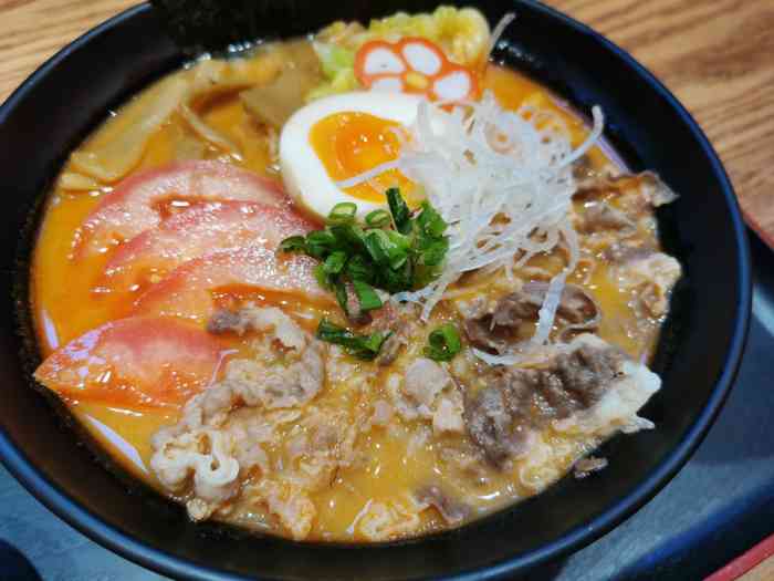 熊阪日式拉面(吾悦广场店)-"晚上来到了贩熊面真的很喜欢他家的店面