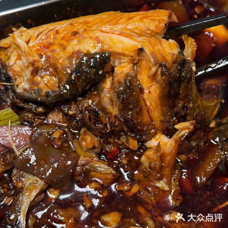 这家烤鱼在重庆生存多年必有特色！
