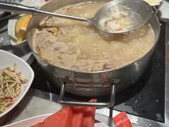 -尚尚仙·酸汤猪手·猪肚鸡火锅(华联万柳购物中心店)