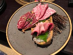 -山川小町·极番烧肉(新地假日广场店)