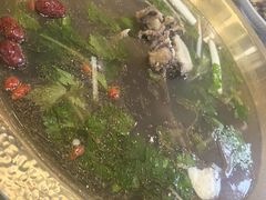 -周老三跷脚牛肉·全牛火锅(非遗传承店)