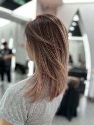 -艾美A·M Hair Salon
