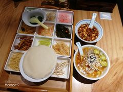 -怪噜范·老贵阳街头名小吃(汇金星力城店)