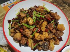 -冯烫烫跷脚牛肉·川菜小馆(武胜西街店)