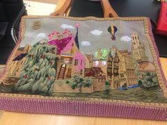 -爱革·奢品·鞋包·衣物·家居(金桥国际商业广场店)