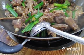 Signature Braised Goose