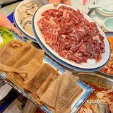 这家就在上邦，开了好几年，每天都有超多的食客在这排等候