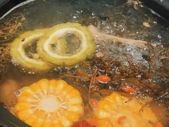 -野迹·石橄榄鸡·烧烤(新洲店)