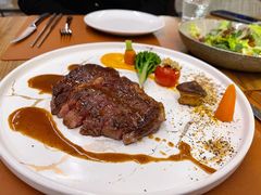 澳洲和牛西冷牛排（M6）-Golden Lily河内巴黎法越料理餐厅(建国西路店)