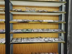 -优医视平价眼镜蔡司依视路折扣工厂店(德胜门店)