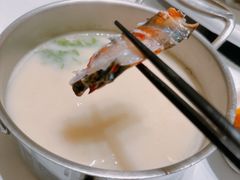 -红鼎豆捞·非遗鲍皇汤火锅(宝丰路店)