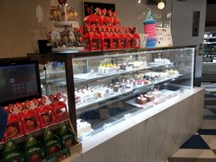 -85度C(生甜甜圈研究工坊·上海平凉店)