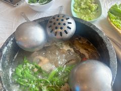 -鲁朗纳麦石锅鸡庄园