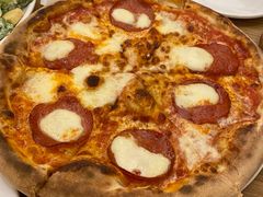 巨眼意式腊肉肠披萨-城市大道红炉披萨烘焙坊