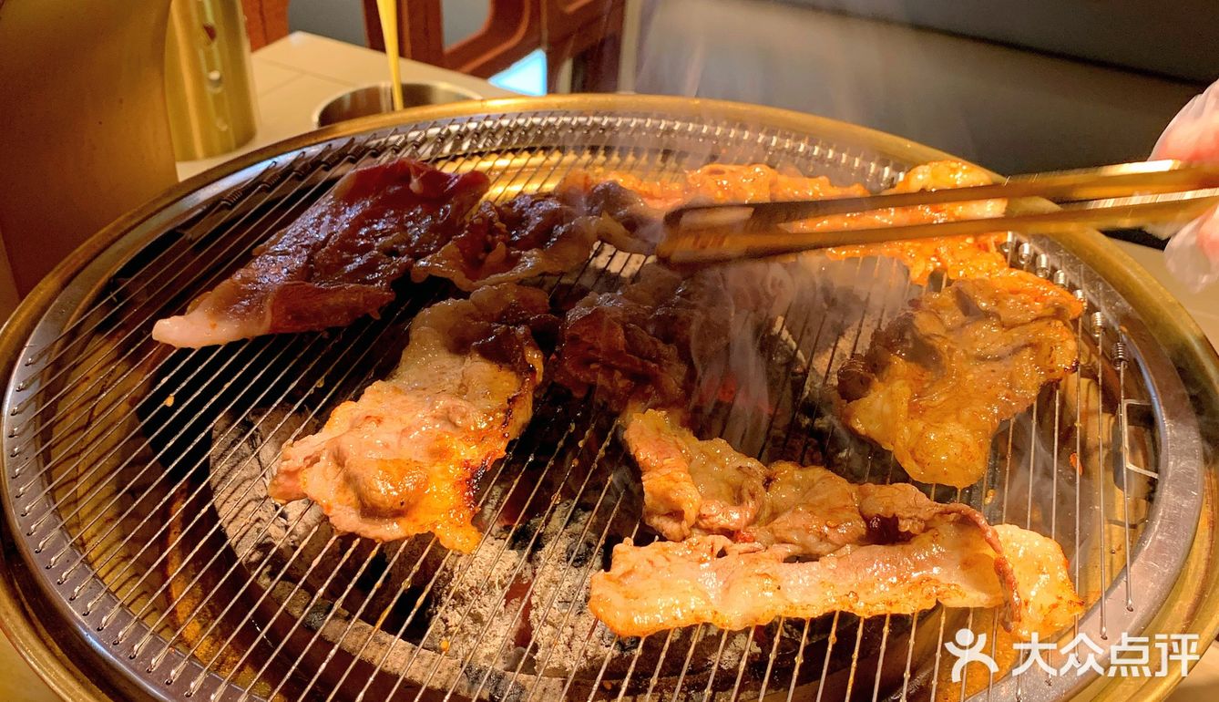 上海超火的烤肉店中午来广州啦，人均不超百，吃到扶墙❗️