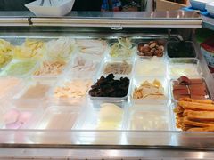 -红渡小香·牛肉麻辣香锅(车站南路店)